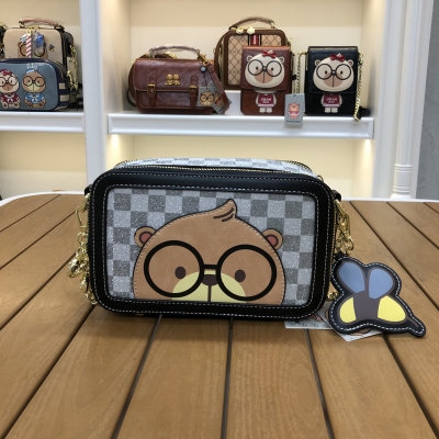 C1215-2 Creme Bär 2022 neue Mode Schachbrettmuster kleine quadratische Tasche Cartoon Schulter Bote Tasche